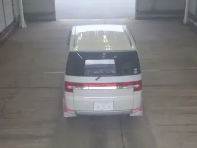 Mitsubishi DELICA D5
