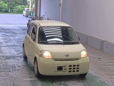 Daihatsu Esse