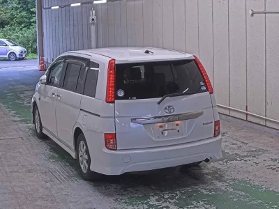 Toyota ISIS