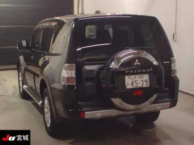 Mitsubishi PAJERO