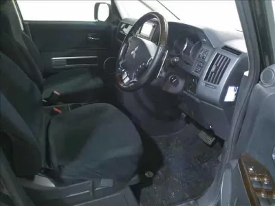 Mitsubishi DELICA D5