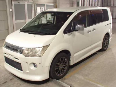 Mitsubishi DELICA D5