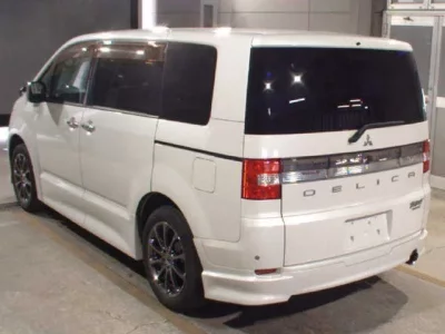 Mitsubishi DELICA D5