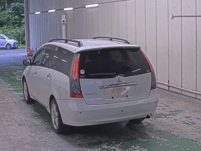 Mitsubishi GRANDIS