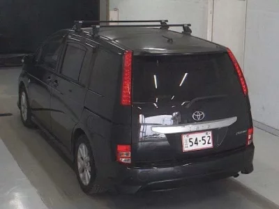 Toyota ISIS