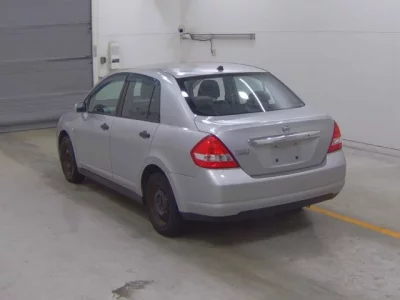 Nissan TIIDA LATIO