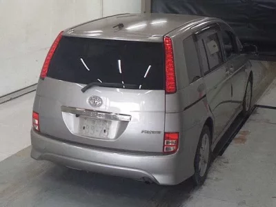 Toyota ISIS