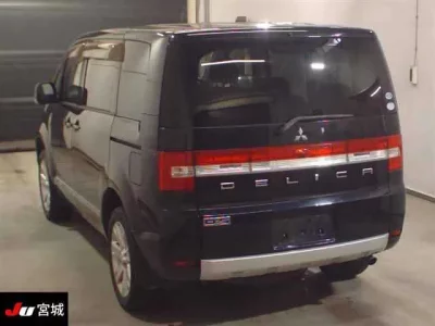 Mitsubishi DELICA D5