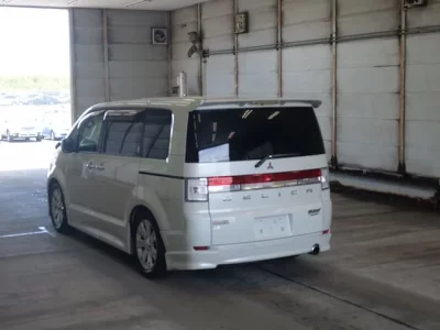 Mitsubishi DELICA D5
