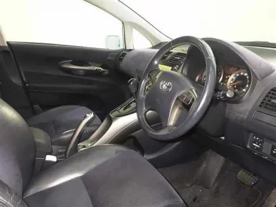 Toyota BLADE