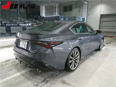 Lexus IS