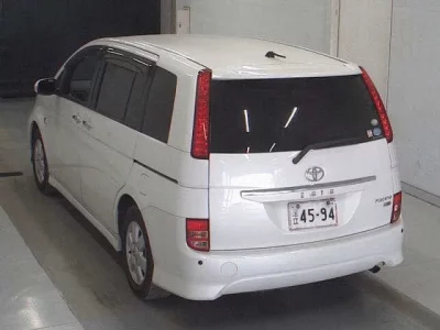Toyota ISIS