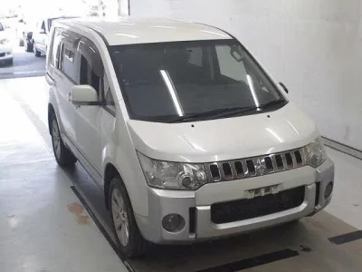 Mitsubishi DELICA D5