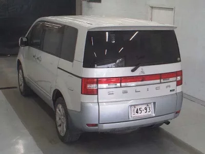 Mitsubishi DELICA D5