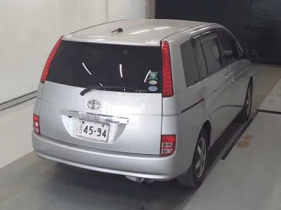Toyota ISIS