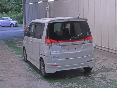 Mitsubishi DELICA D2