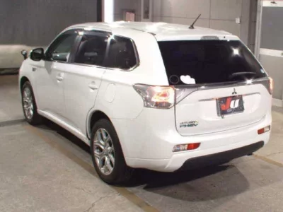 Mitsubishi OUTLANDER PHEV