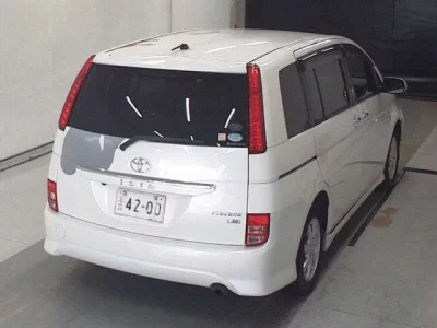 Toyota ISIS