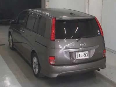 Toyota ISIS