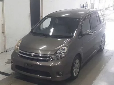 Toyota ISIS