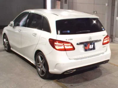 Mercedes-Benz B CLASS