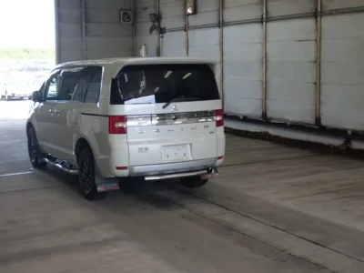 Mitsubishi DELICA D5