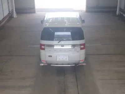 Mitsubishi DELICA D5