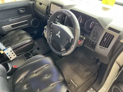 Mitsubishi DELICA D5