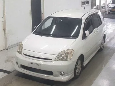 Toyota RAUM