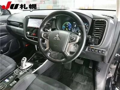Mitsubishi OUTLANDER PHEV