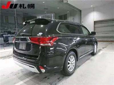 Mitsubishi OUTLANDER PHEV