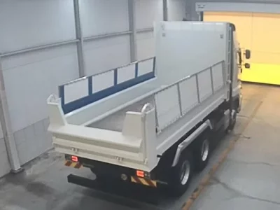 Hino TRUCK