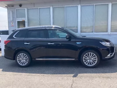 Mitsubishi OUTLANDER PHEV