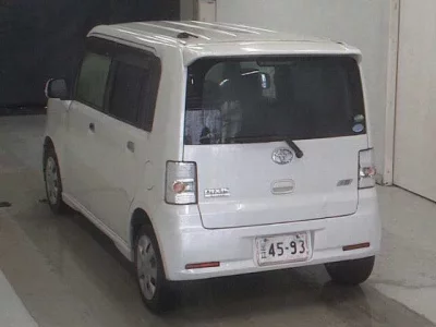 Toyota PIXIS SPACE