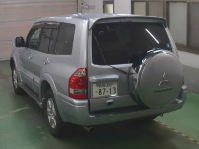 Mitsubishi PAJERO