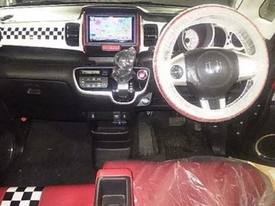 Honda N BOX SLASH