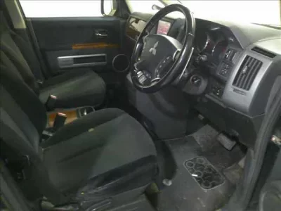 Mitsubishi DELICA D5