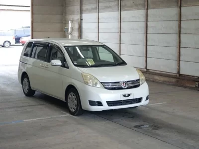 Toyota ISIS