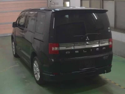 Mitsubishi DELICA D5