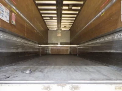 Isuzu TRUCK