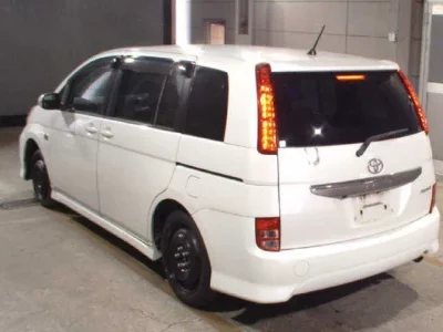 Toyota ISIS