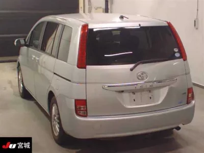 Toyota ISIS