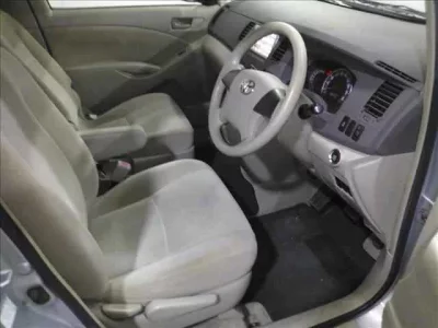 Toyota ISIS