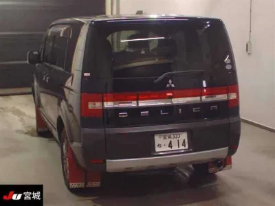 Mitsubishi DELICA D5