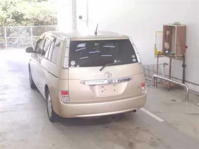 Toyota ISIS