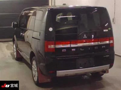Mitsubishi DELICA D5