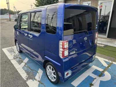Toyota PIXIS MEGA