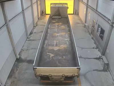Isuzu TRUCK