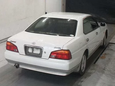 Nissan LAUREL