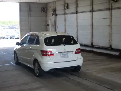 Mercedes-Benz B CLASS